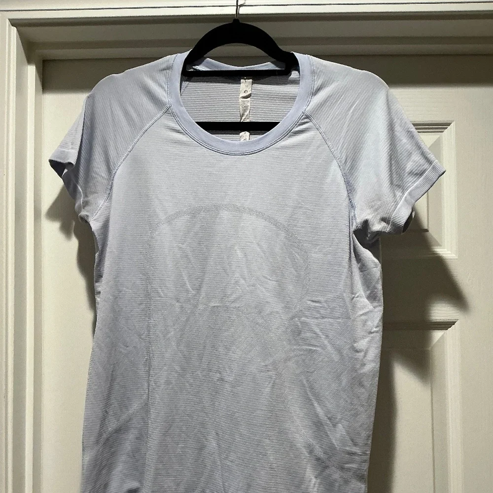 EUC Lululemon Swiftly Tech Short-Sleeve Shirt 2.0 *Lilac Size 12 - Picture 5 of 9